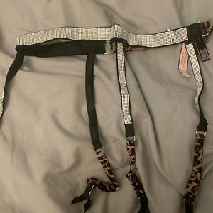 Victoria secret very sexy garter xs/s